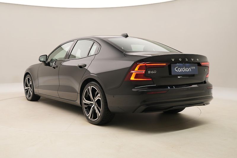 Volvo S60 B5 AWD DARK ULTIMATE AUT CZ - fotka 10 z 50