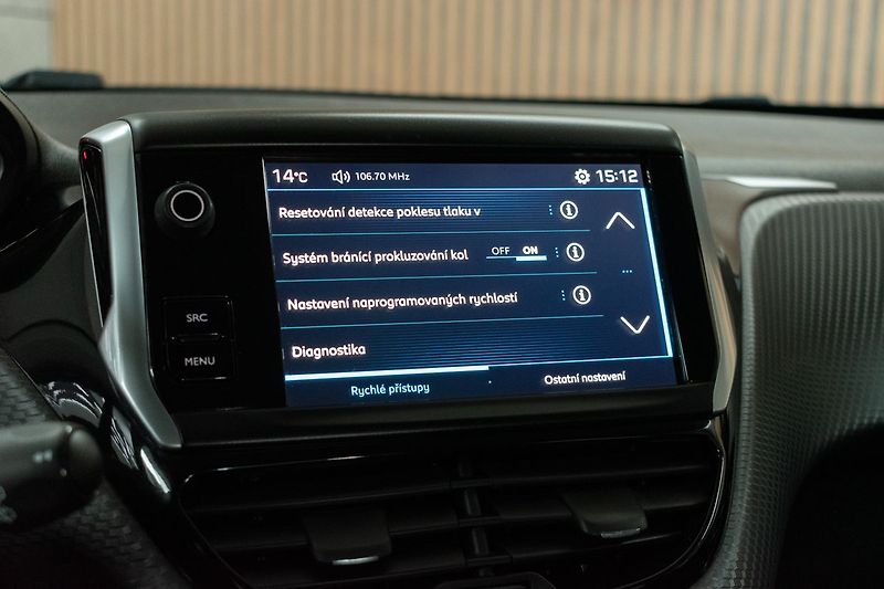 Peugeot 2008 1.2 PureTech*PO SERVISE*ČR* - fotka 23 z 32