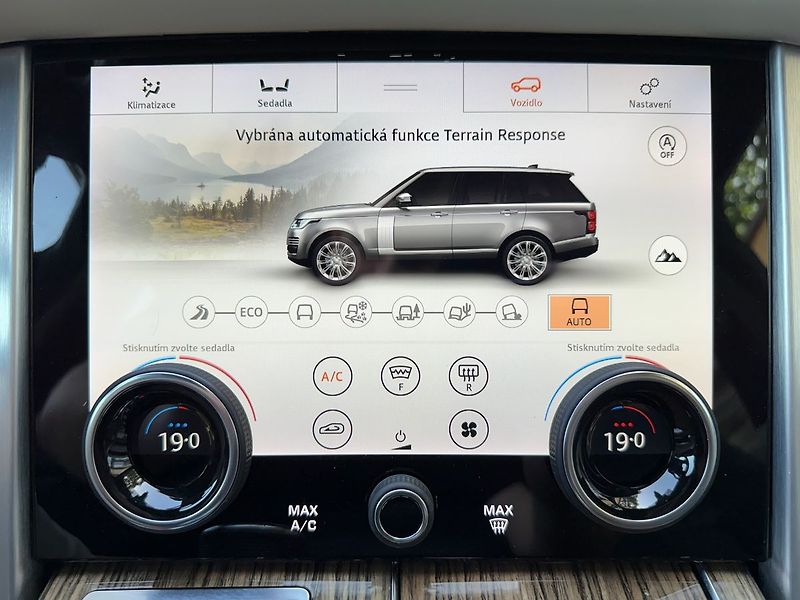 Land Rover Range Rover 4.4 SDV8 VOGUE, PANORAMA, VZDU - fotka 20 z 32