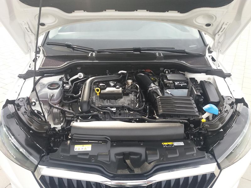 Škoda Scala 1.0TSi,70kW,LED,P.SENZOR,CEBIA - fotka 22 z 23