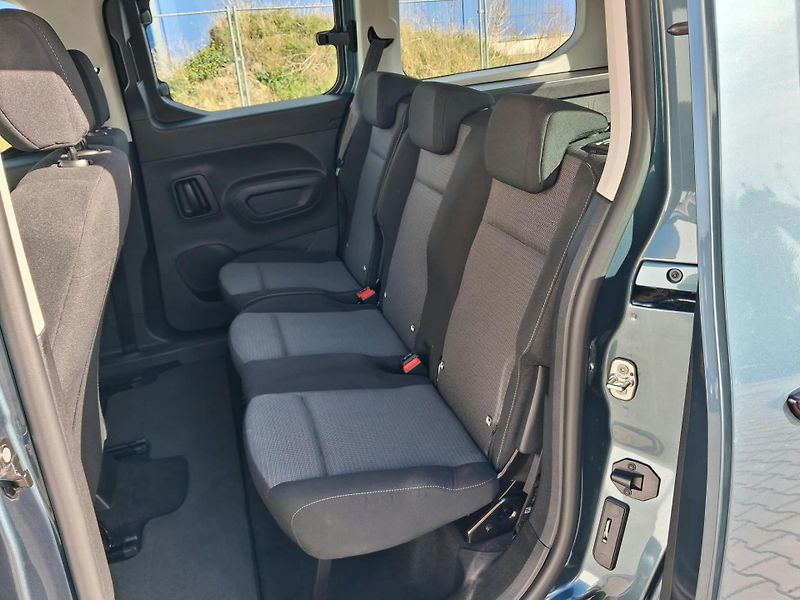 Toyota ProAce City Verso 1.5 D-4D Business Long AT - fotka 17 z 20