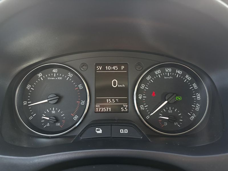 Škoda Fabia 1.2 TSI DSG / 77 kW Elegance - fotka 15 z 23