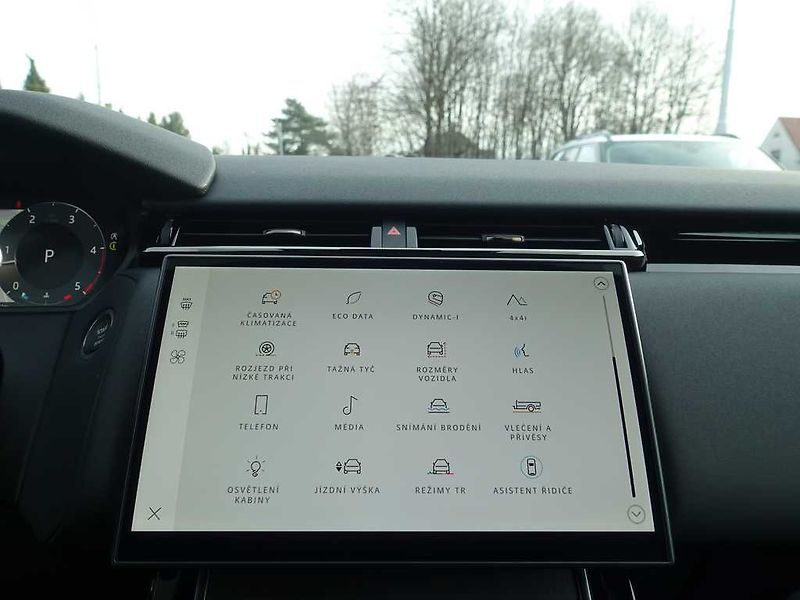 Land Rover Range Rover Velar 3,0 Dynamic SE D300 4x4 aut. - fotka 26 z 38