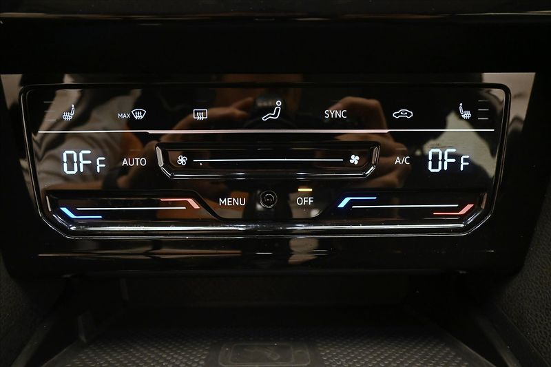 Volkswagen Passat 2,0 TDI 110KW DSG BUSINESS Zár - fotka 21 z 31