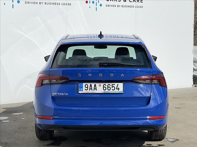 Škoda Octavia 2,0 TDI Combi Style Plus ACC - fotka 22 z 23