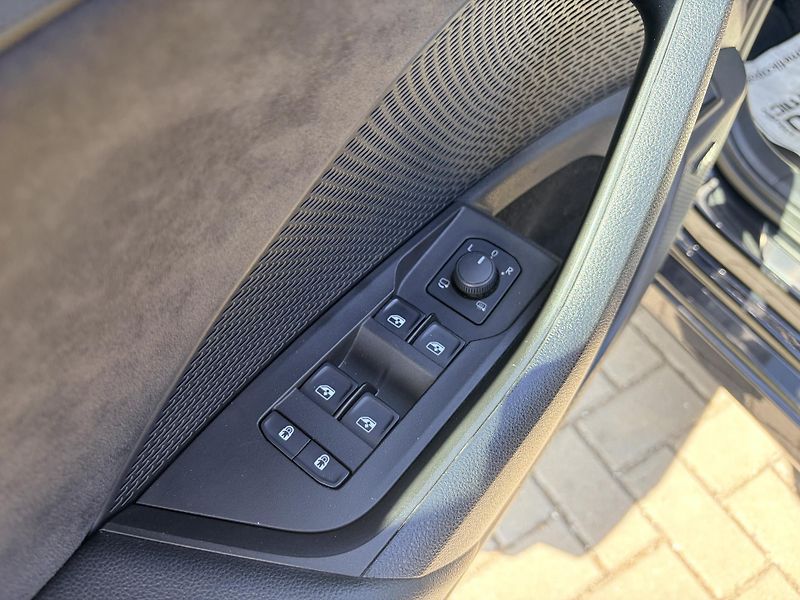 Škoda Octavia RS 180KW MATRIX CANTON HUD - fotka 13 z 54