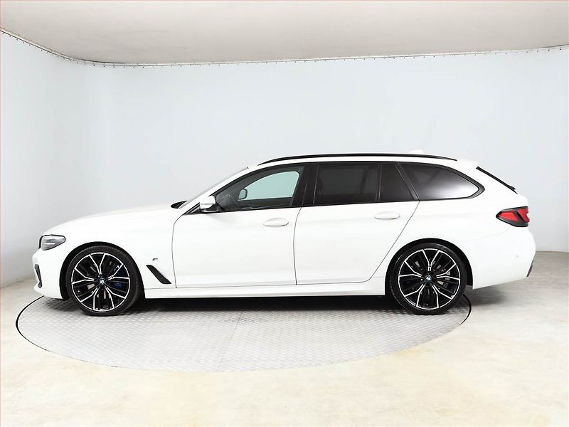 BMW Řada 5 (2021) M Sport 530d xDrive - fotka 3 z 21