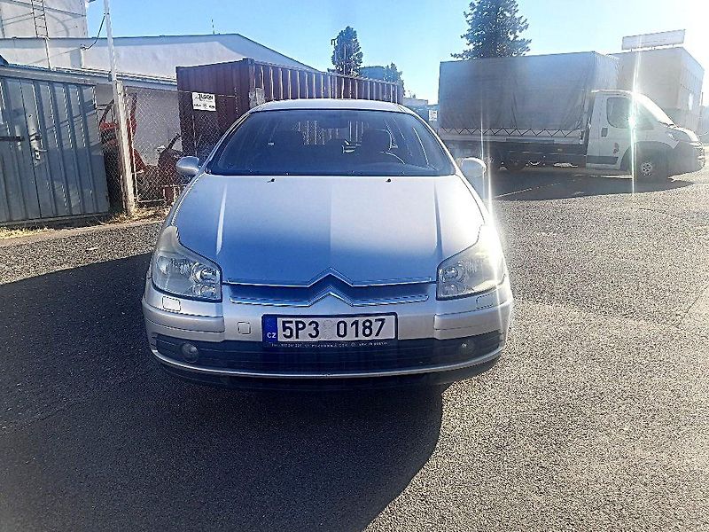 Citroën C5 (2005) 2.0i 16V BREAK - fotka 9 z 23