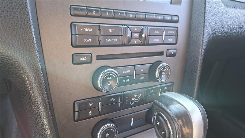 Ford Mustang 3,7 V6 227 Kw cabrio - fotka 15 z 21