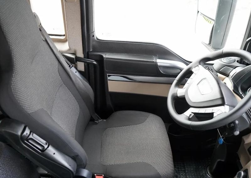MAN TGS (2017) 35.420 8x4 Bordmatik EURO 6 - fotka 17 z 20