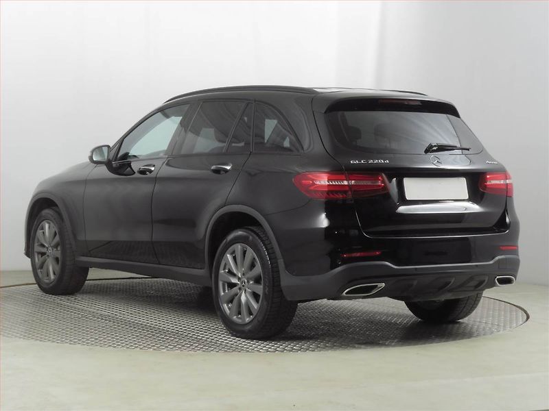 Mercedes-Benz GLC (2016) 220 d 4MATIC - fotka 4 z 24