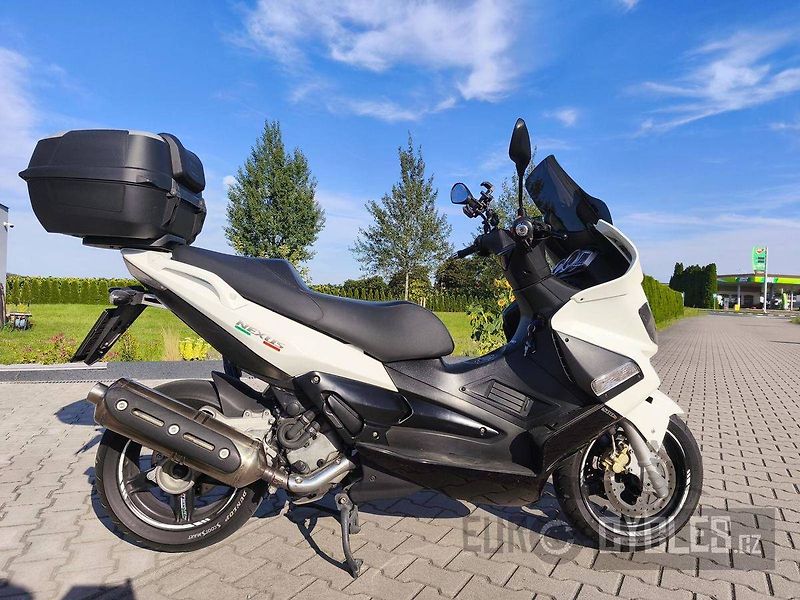 Gilera Nexus 500 (2011) - fotka 2 z 11