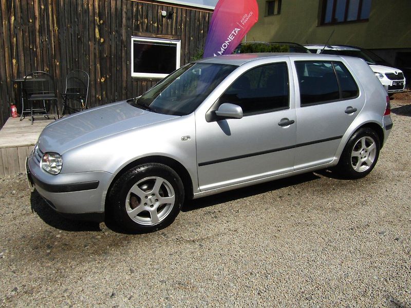 Volkswagen Golf (2002) 1.4 16V KLIMA FUNKČNÍ - fotka 2 z 34