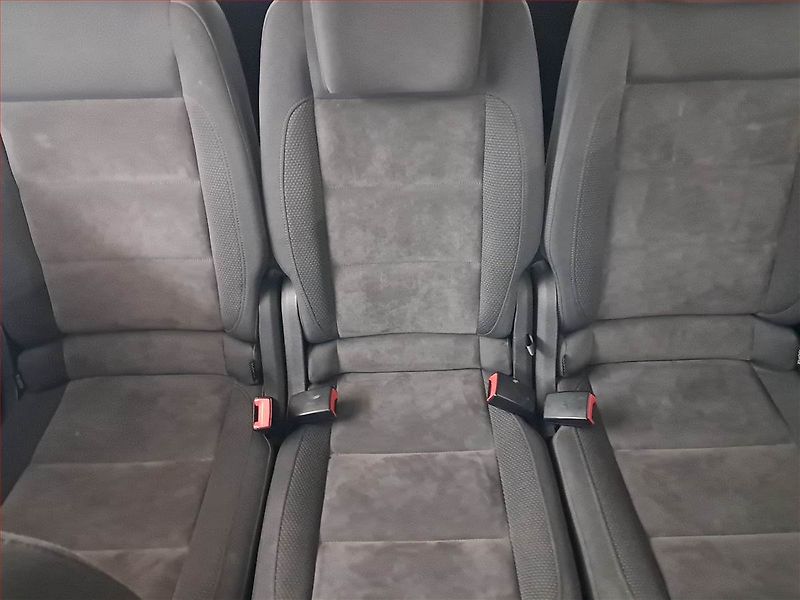 Volkswagen Touran (2012) 2.0 TDI, Automat, Tempomat - fotka 10 z 19
