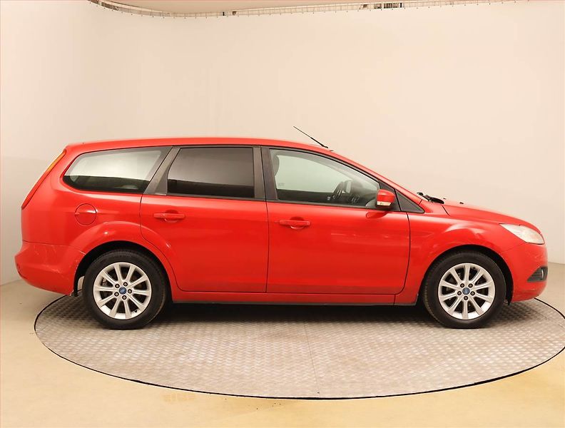 Ford Focus (2008) 1.6 TDCi, po STK, Tažné - fotka 6 z 16