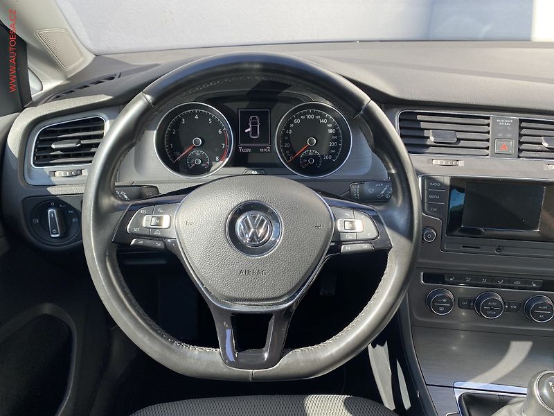 Volkswagen Golf (2013) 1.2 TSi, Comfortline, park. - fotka 11 z 16