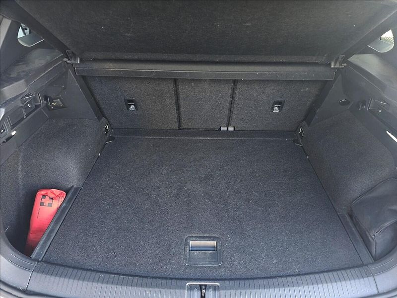 Volkswagen Tiguan 2,0 TSi 235KW D7 R DPH NAVI - fotka 31 z 44
