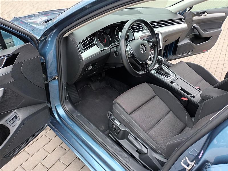 Volkswagen Passat 2,0 TDI,110kw,LED,SERVIS,TAŽNÉ - fotka 16 z 49