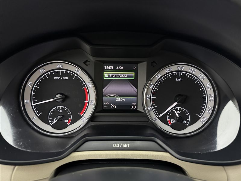 Škoda Octavia 1,4 DSG LED CANTON KŮŽE NAVI - fotka 14 z 44