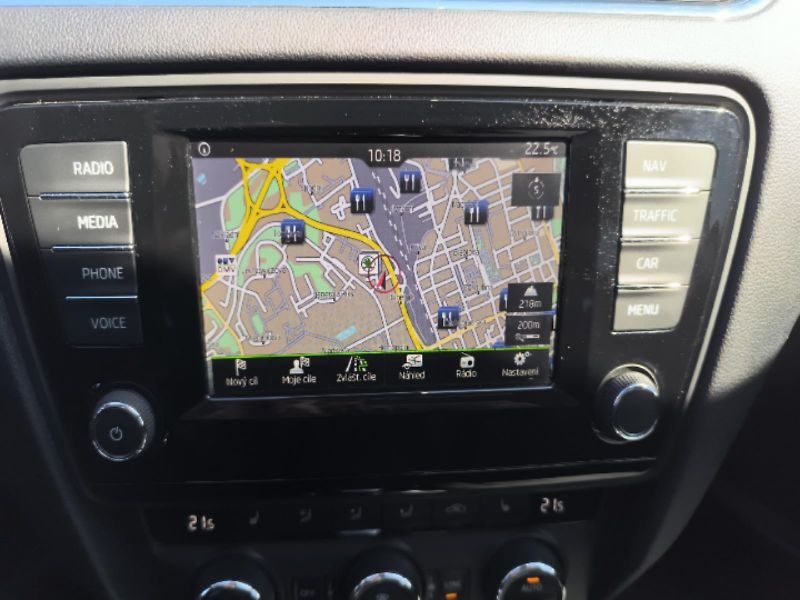 Škoda Octavia 2.0 TDi DSG Style - fotka 16 z 26