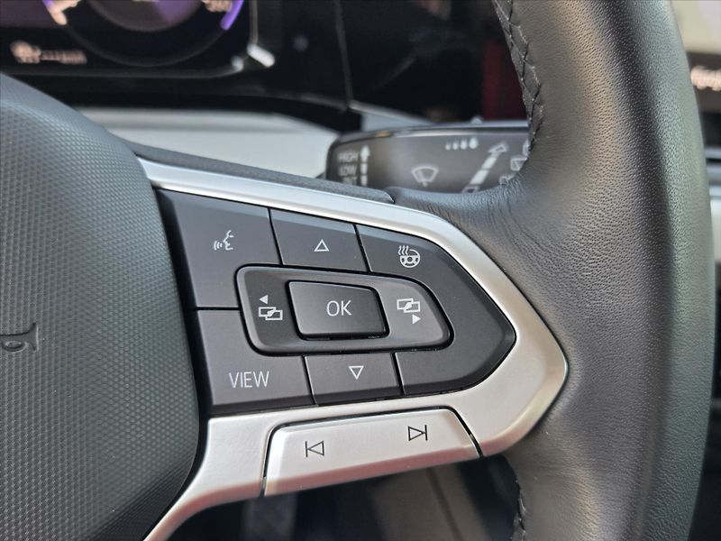 Volkswagen Golf 1,5 TSi 96kW Life ČR 1.maj Neh - fotka 15 z 22