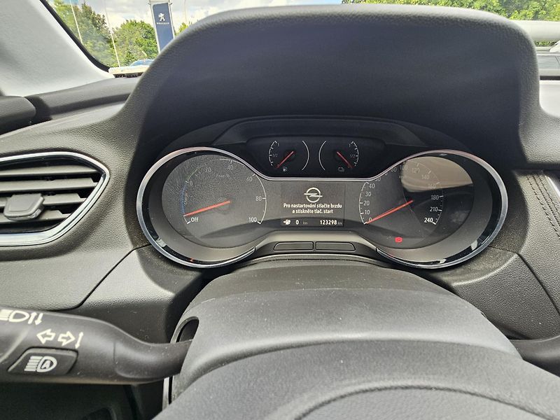 Opel Grandland X (2020) Plug-In Hybrid 200 4x4 EAT8 - fotka 15 z 31