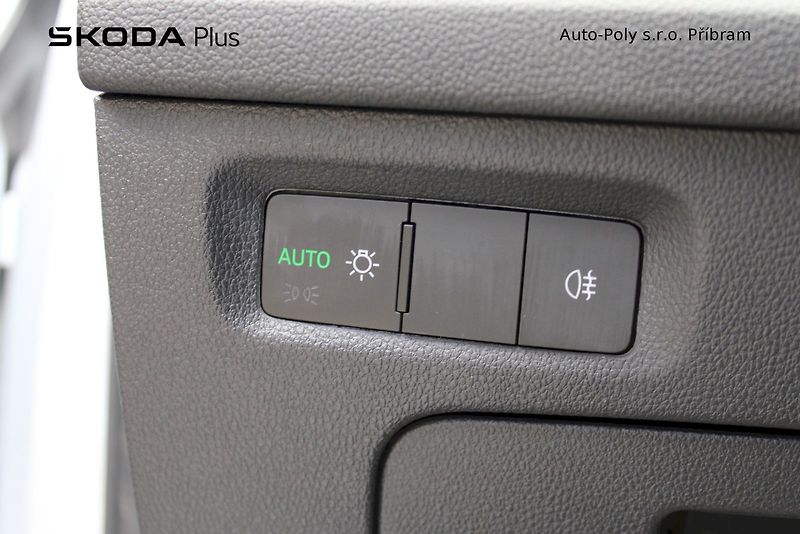 Škoda Octavia (2024) Ambition 1.5TSI / 110kW 6°MP - fotka 12 z 23