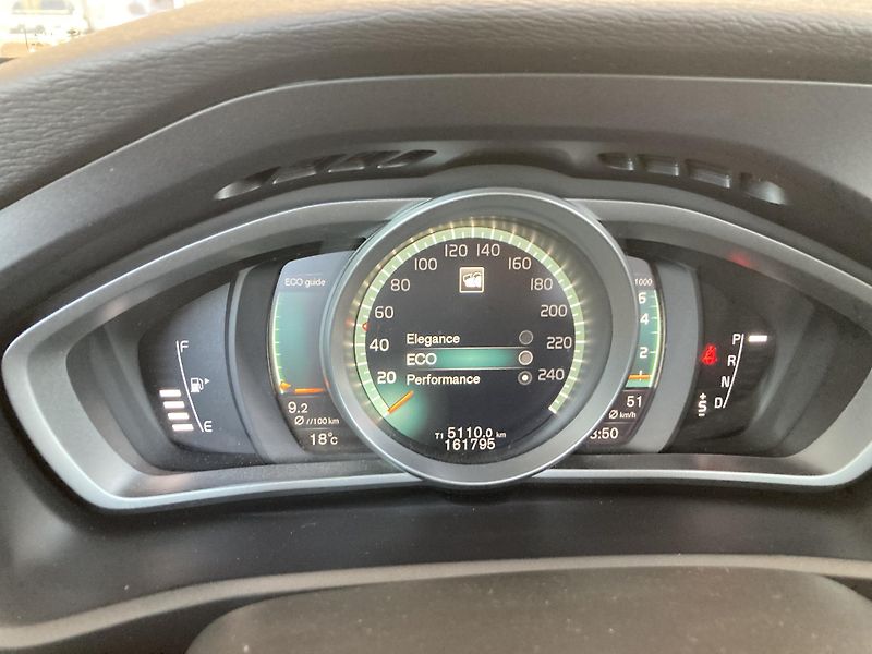 Volvo V40 CROSS COUNTRY T4  - REZERVACE - fotka 33 z 43