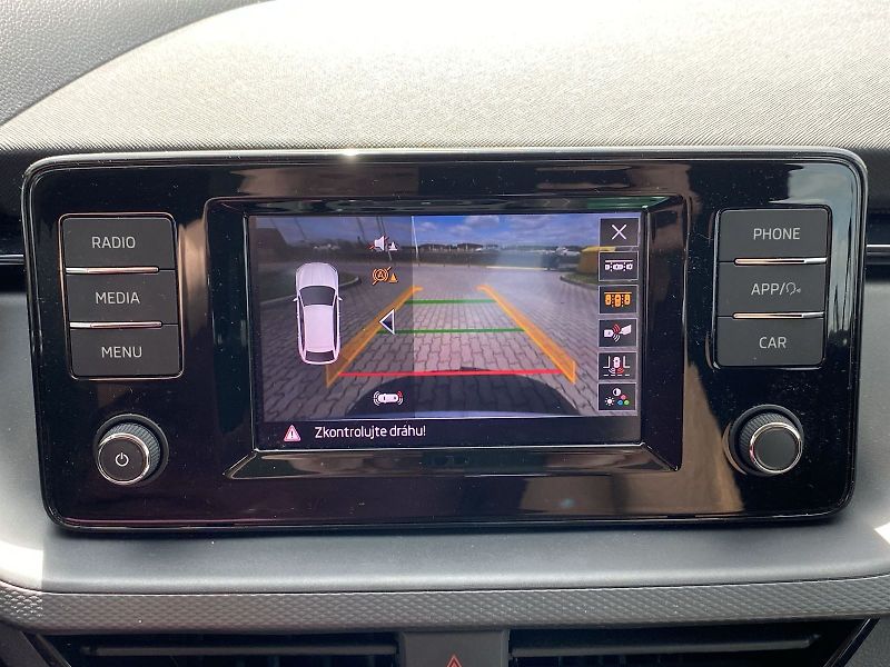 Škoda Scala (2024) 1.0 TSI Ambition - fotka 13 z 31