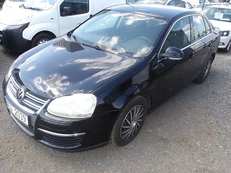 Volkswagen Jetta 1,9TDi77kW 2xkola!Po rozvodech - fotka 1 z 21