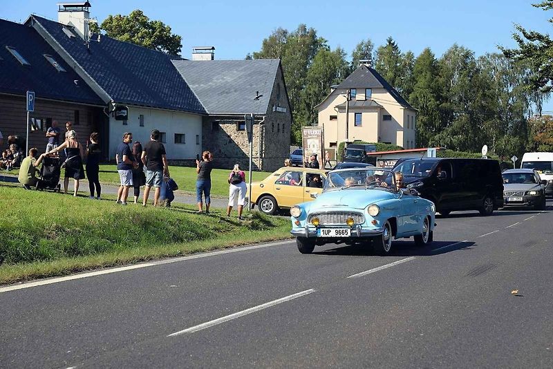 V Dolním Podluží si dali sraz majitelé strojů z dob budování socialismu.