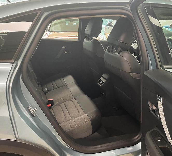 Citroën C4 1.2 PT, 96 kW, FEEL, ČR, 1.MAJ - fotka 12 z 27