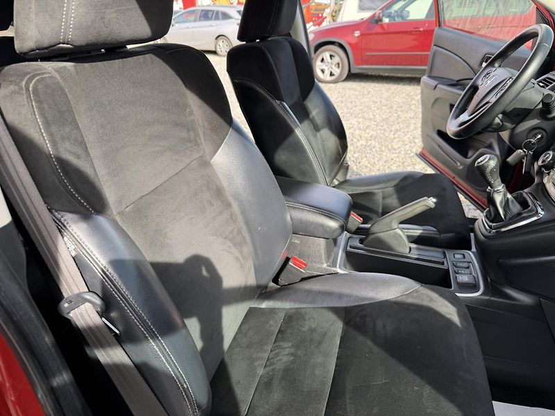 Honda CR-V 1.6CT-Di 4x4 160PS ČR 145TKM!! - fotka 130 z 159