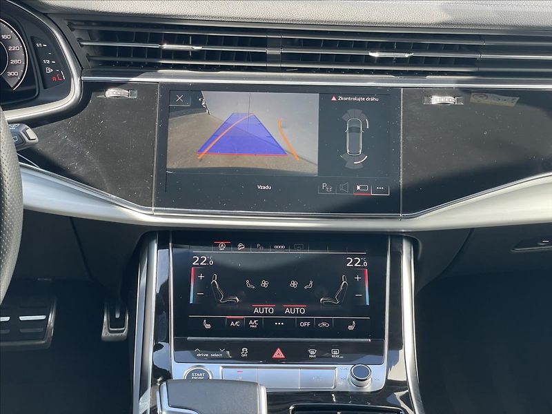 Audi Q7 3,0 50 TDI quattro S line - fotka 9 z 21