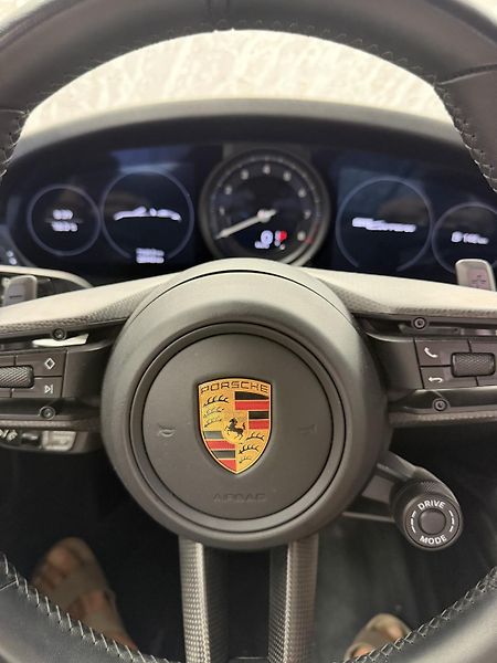 Porsche 911 (2022) Porsche cabrio 911 model 992 - fotka 23 z 30