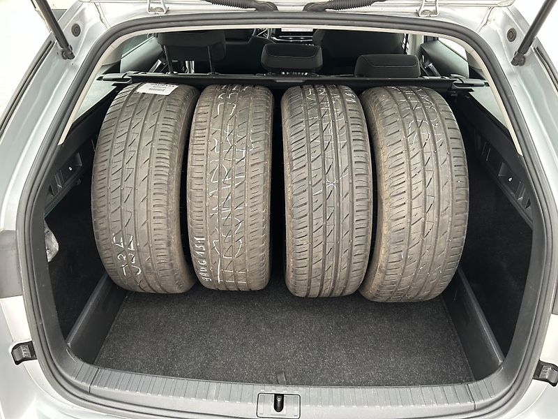 Škoda Octavia 2.0 TDI Style Plus - fotka 24 z 25