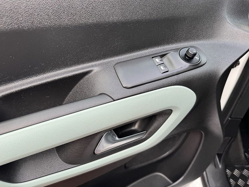 Citroën Berlingo (2020) 1.5BlueHDi Klima Tempomat - fotka 27 z 48