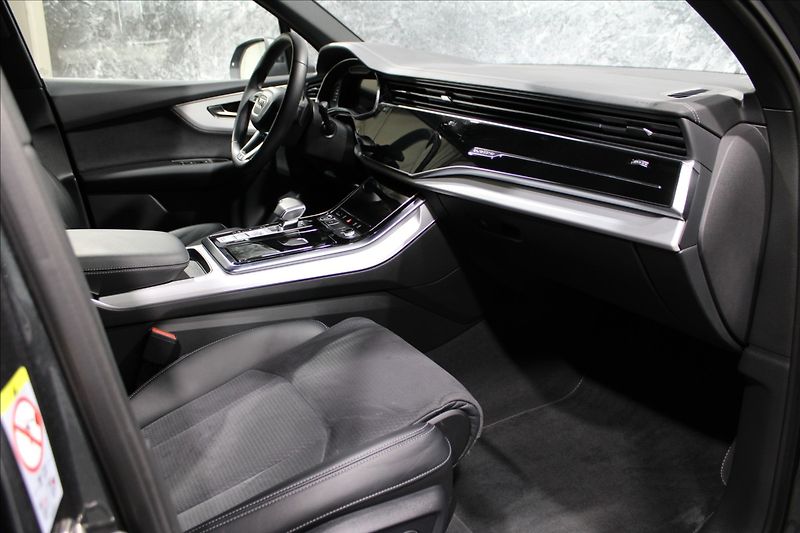 Audi Q7 3,0 TDI Quattro S-Line - fotka 12 z 35