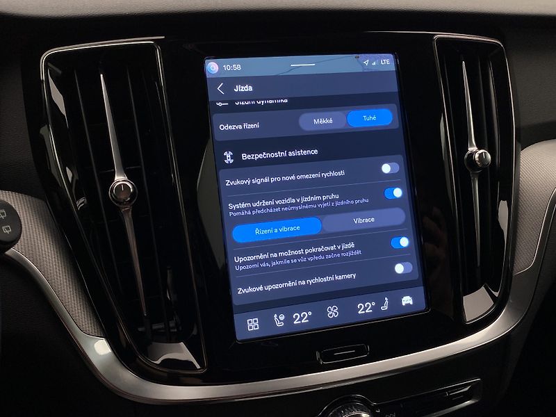 Volvo V60 B4 DARK PLUS AUT CZ - fotka 43 z 50