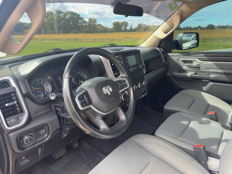 Dodge RAM 1500 (2020) 3,6 Bighorn Lonestar Quad 4x4  - fotka 16 z 19