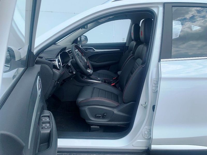 MG ZS Exclusive 1,0 TGI 82 kW 2WD 6A - fotka 6 z 17