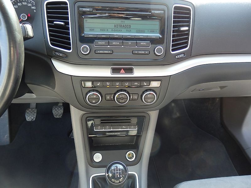 Volkswagen Sharan 2.0 TDI PANORAMA, ZÁVĚS - fotka 15 z 19