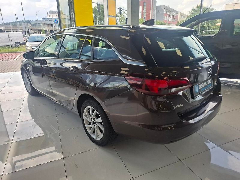 Opel Astra 1.4T 110KW AUT 2018 - fotka 4 z 11