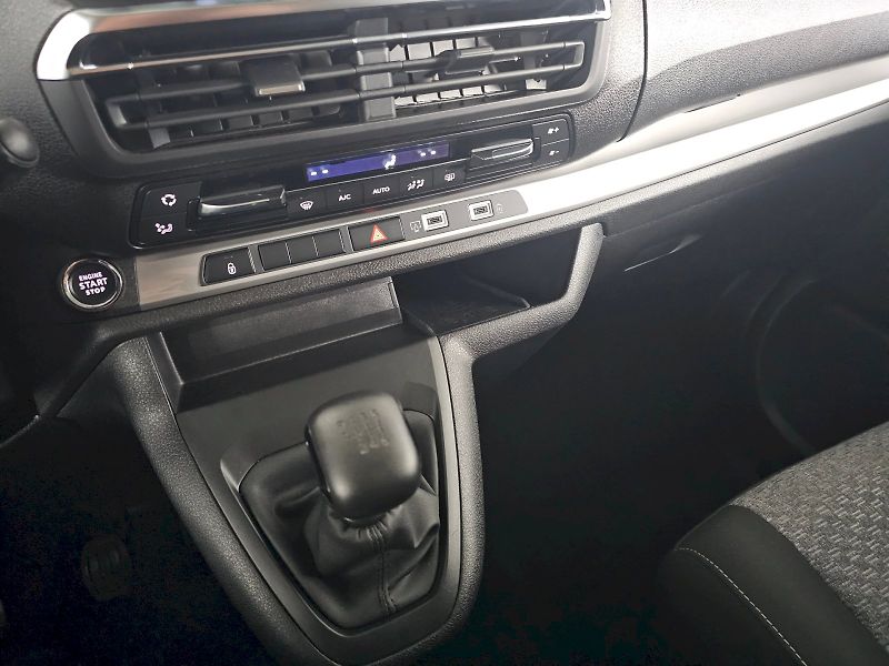 Toyota ProAce Verso (2025) 2.0D 106kW FAMILY WEBASTO 8S - fotka 25 z 31