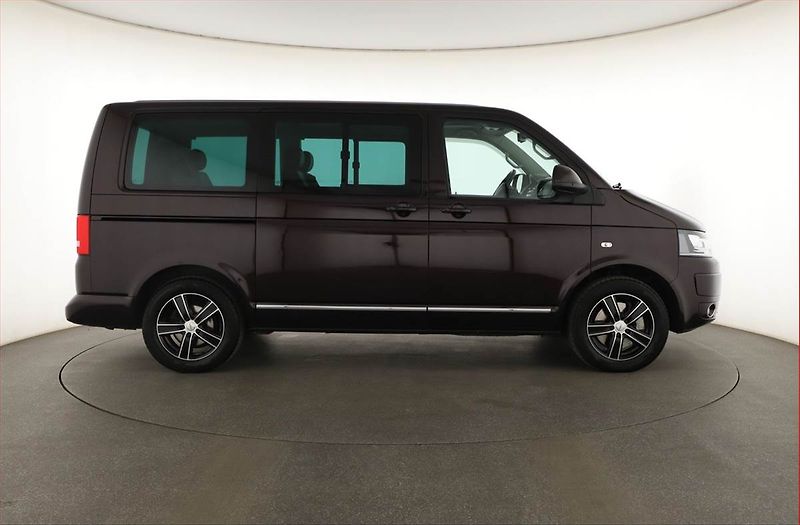 Volkswagen Multivan (2014) Highline 2.0 TDI 4Motion, ČR - fotka 6 z 17