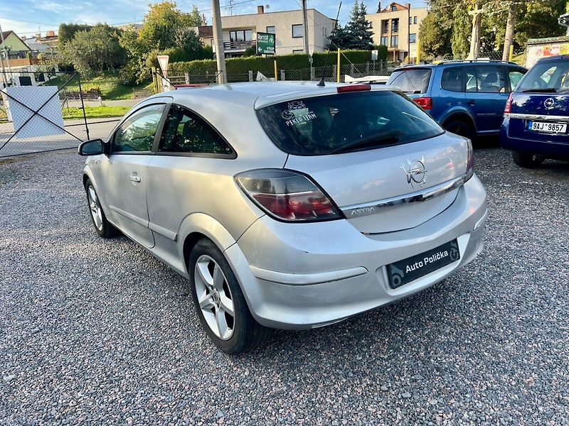 Opel Astra (2007) 1.7d 74 kW - fotka 8 z 19