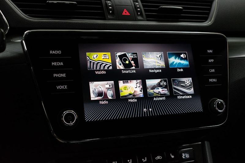 Škoda Superb 1.5 TSI STYLE*VIRTUAL*ČR 1.MAJ - fotka 29 z 43
