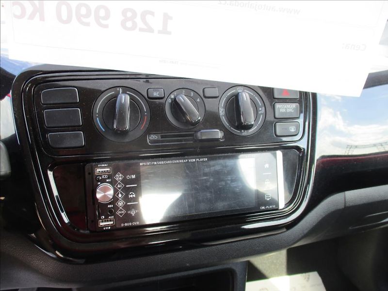 Volkswagen up! 1,0 MPi, klima, serv.kniha, - fotka 20 z 42