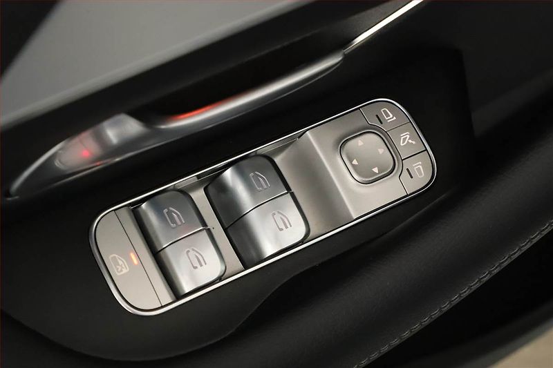Mercedes-Benz GLE (2024) 300 d 4MATIC, Vzduch, Tažné - fotka 26 z 30