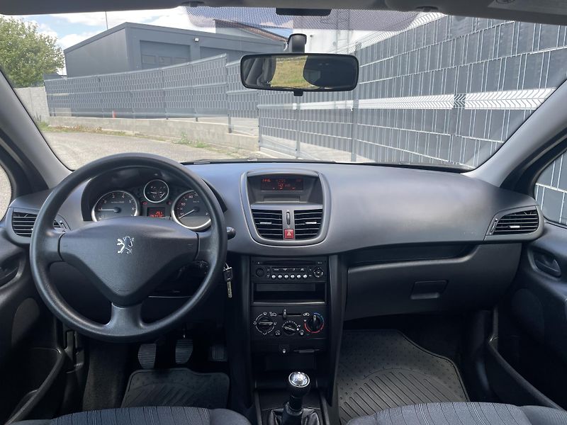 Peugeot 207 (2007) 1.4i - 67.000 km - ČR - fotka 9 z 18